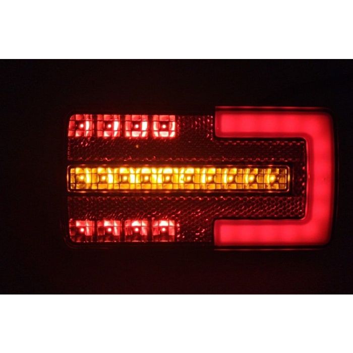 LED achterlicht 12/24V 150x80x25 mm dynamisch knipperlicht