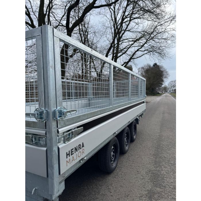 Henra 3-side tipper 2700kg 301x185